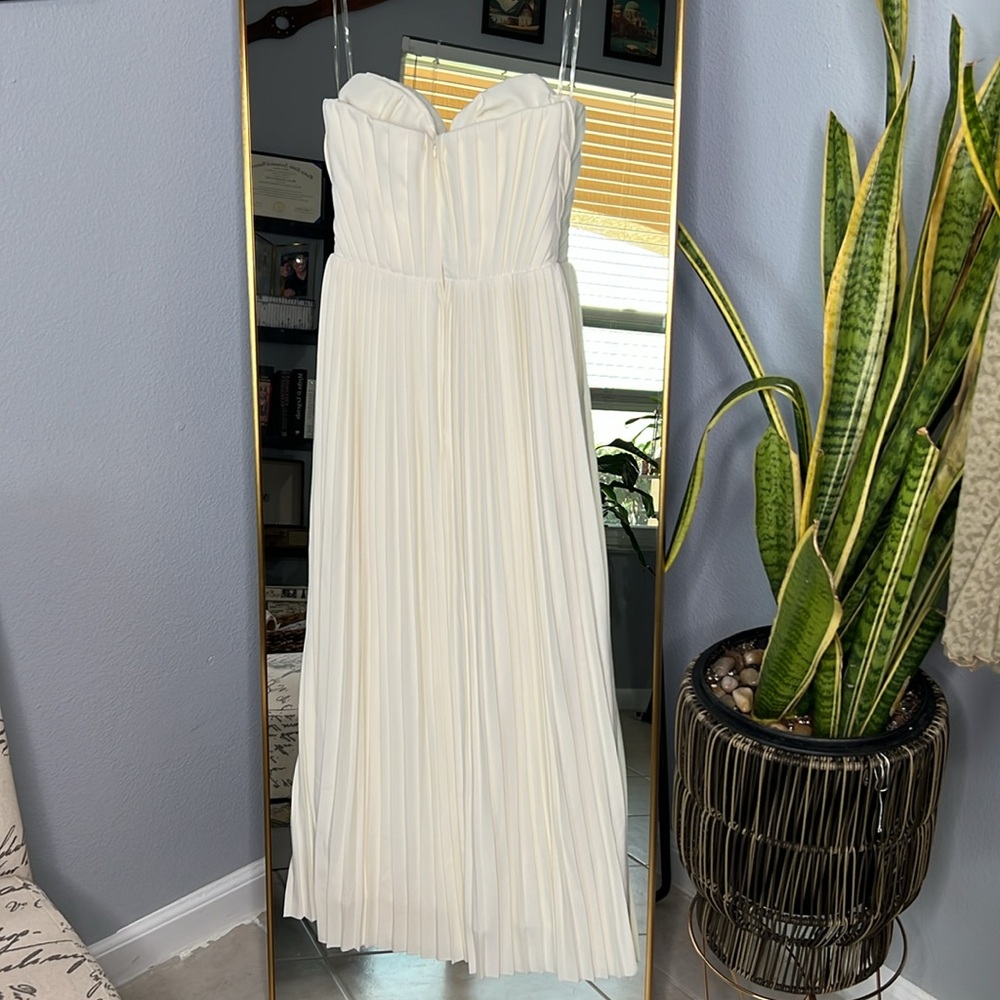 HOUSE OF CB 'Amorata' Ivory Pleated Maxi Dress NWOT - Picture 9 of 9